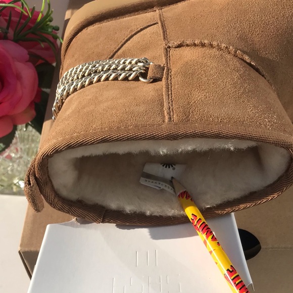 UGG Classic Mini Chains - Picture 5 of 8